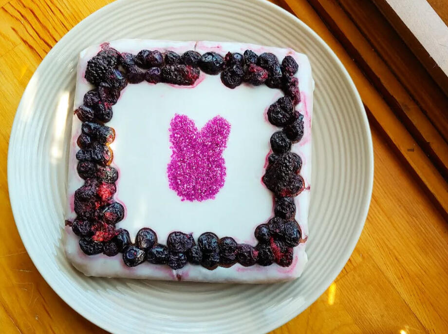 Easter berry cake