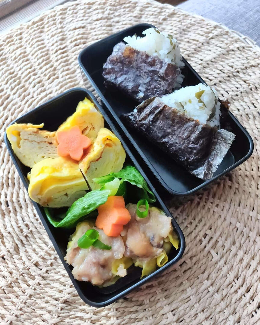 KOMBU ONIGIRI BENTO